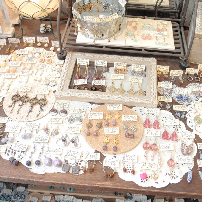 display '25年4月 (2)